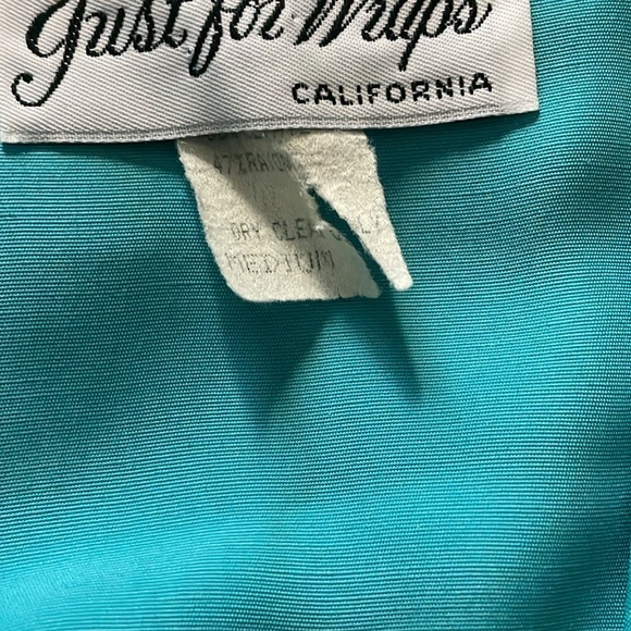 Clearing closet color is Turquoise not blue - Picture 5 of 5